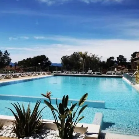 Domaine De L'ile D'or *