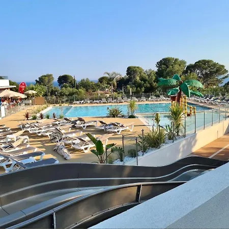 Holiday home Domaine De L'ile D'or *