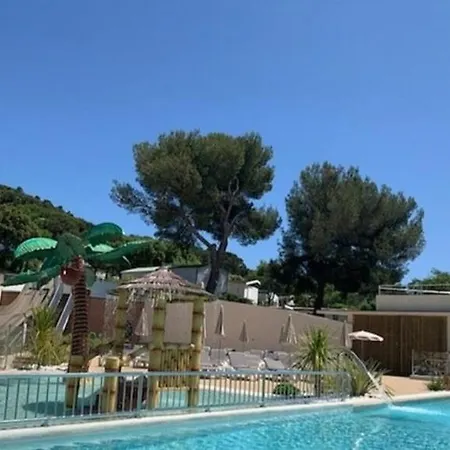 Domaine De L'ile D'or Feriehus Saint-Raphaël