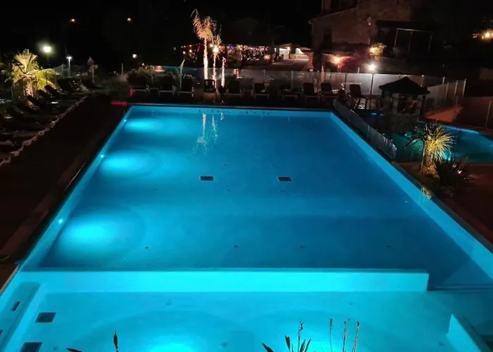 בית נופש Domaine De L'ile D'or *