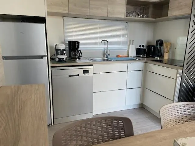 Domaine De L'ile D'or בית נופש *